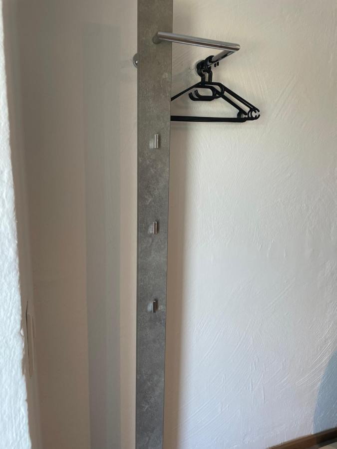 Apartment Mit Schlafzimmer *