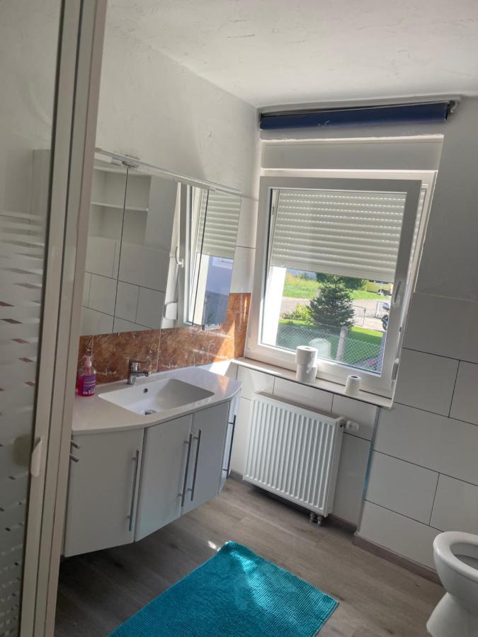 Apartment Mit Schlafzimmer *